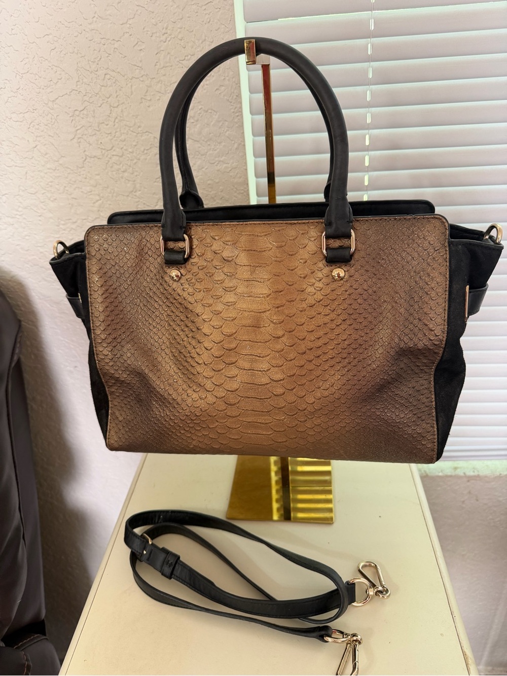 Coach Swagger Bag - Picture 2 of 11